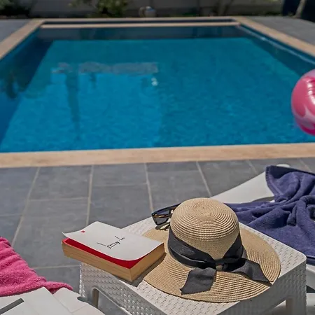 וילה Spacious With A Private Pool For 8 People In Mugla, - Awz 187 פאטהיה
